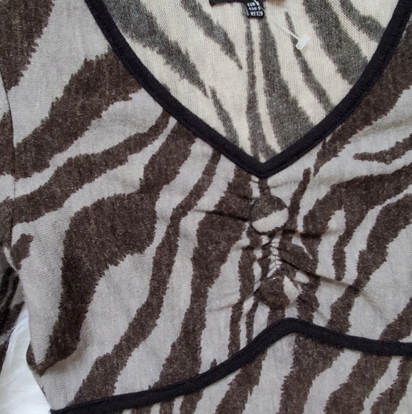 Coco & Tashi animal print and floral dress - Picture 3 of 4